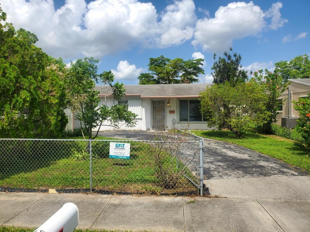 Property Photo: 1711 SW 65th Avenue FL 33068