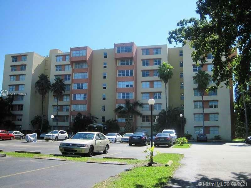 Property Photo:  9001 SW 77th Ave C204  FL 33156 