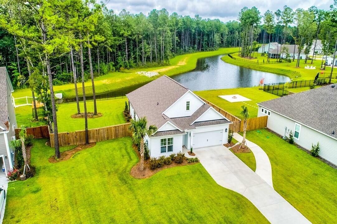 Property Photo:  406 Bowstring Drive  SC 29450 