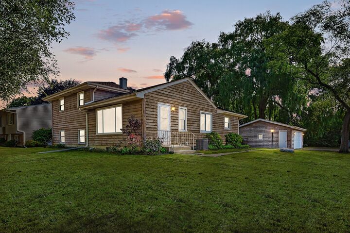 545 Garnett Avenue  Winthrop Harbor IL 60096 photo