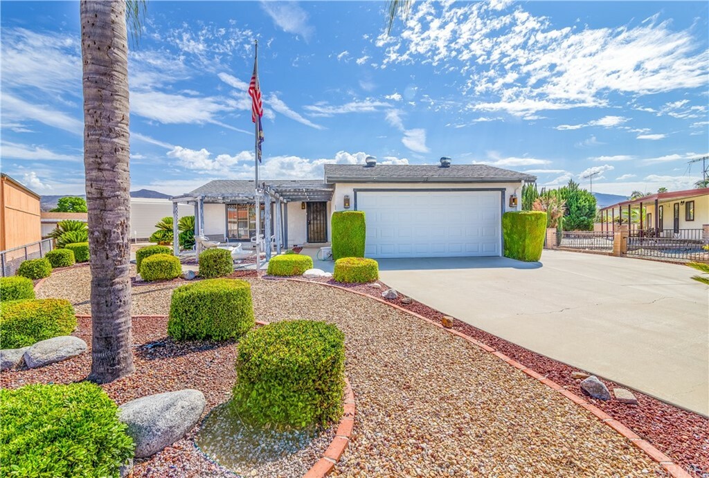 Property Photo:  43722 Mable Court  CA 92544 