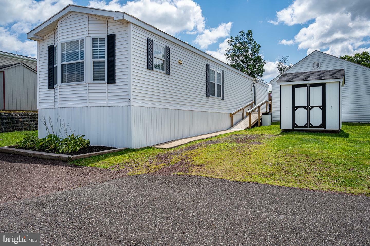 Property Photo:  2917 E High Street  PA 19464 