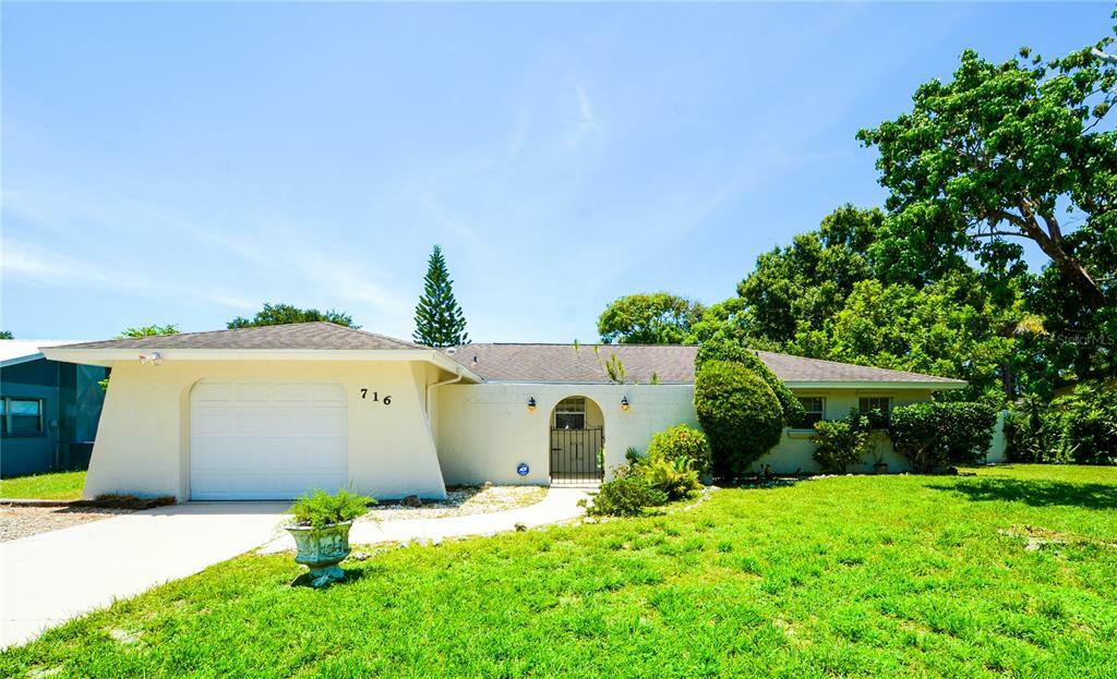 Property Photo:  716 Wood Lane  FL 34237 