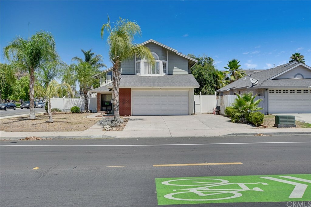 Property Photo:  26094 Dracaea Avenue  CA 92555 