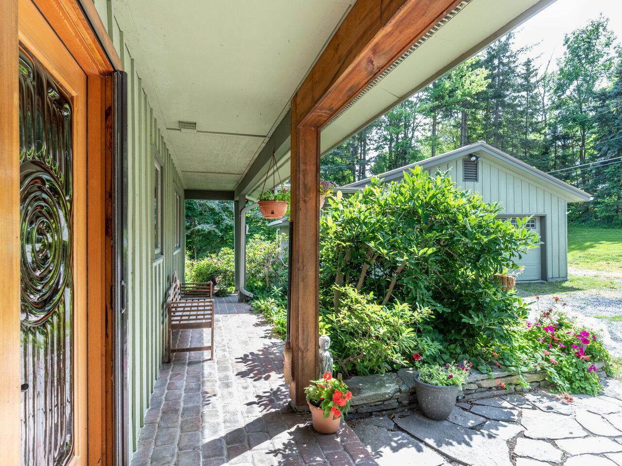 Property Photo:  5327 Oak Hill Road  VT 05461 