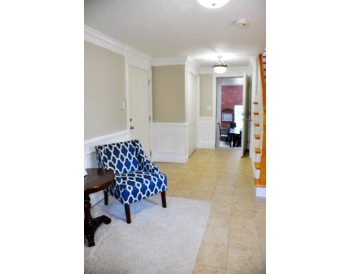 Property Photo: 7 Kings Brook Ave 7 MA 01545