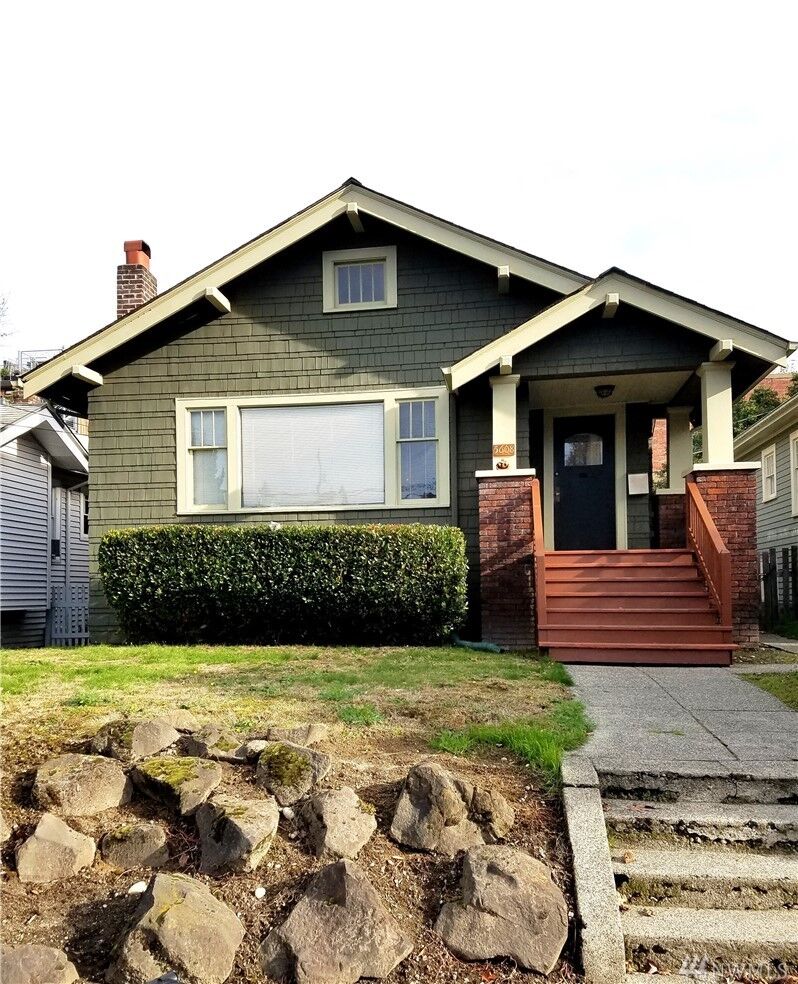 Property Photo: 5608 Brooklyn Ave NE WA 98105