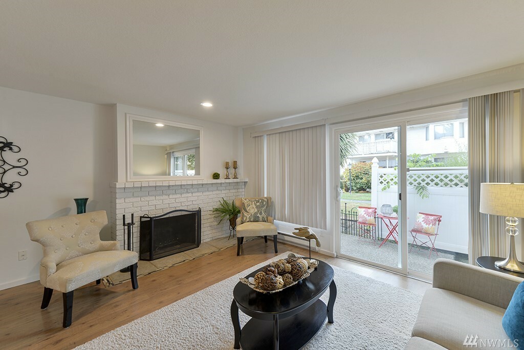 Property Photo: 957 12th St NE 945 WA 98002