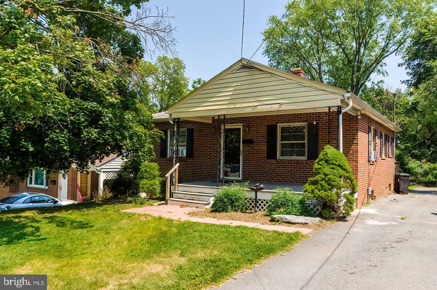 Property Photo:  410 Elm Street  VA 22601 