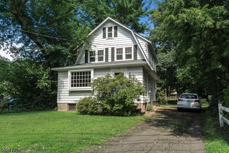 Property Photo:  776 S Maple Ave  NJ 07452 