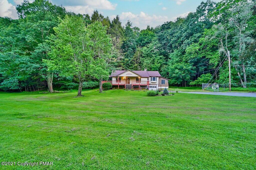 Property Photo:  4003 Manor Dr  PA 18360 