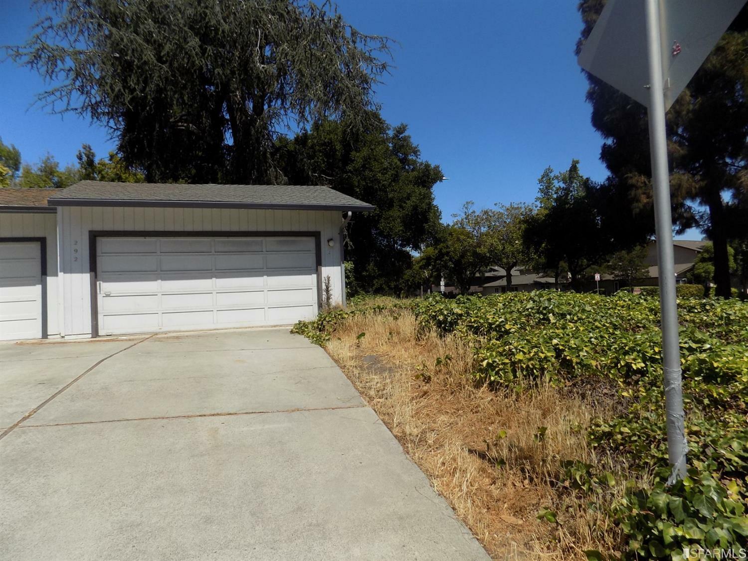 Property Photo:  292 Leslie Court A  CA 94043 