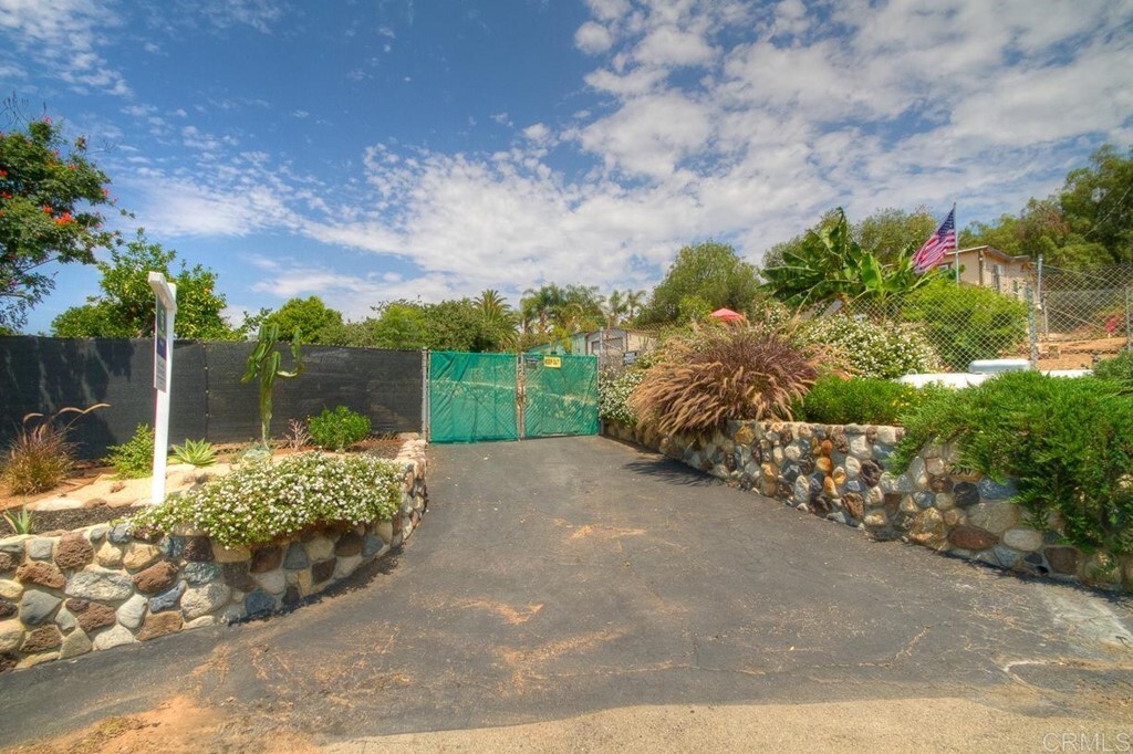 Property Photo: 250 Neil CA 92084