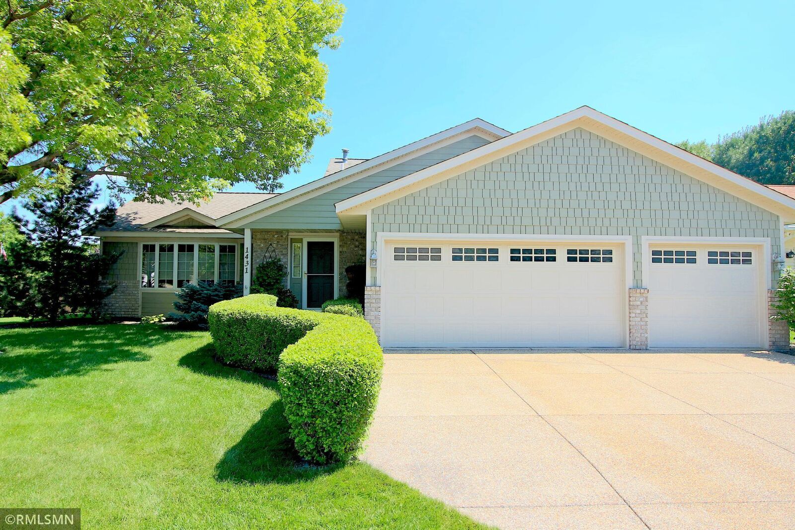 Property Photo:  1431 Erickson Drive  MN 55033 