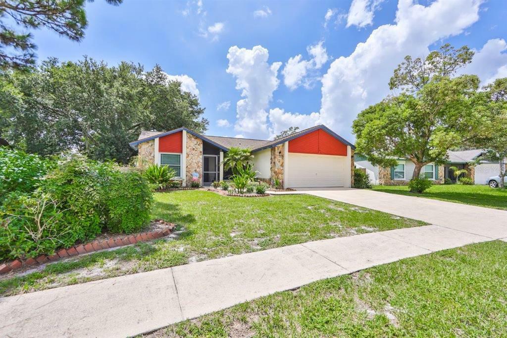 Property Photo:  1007 Elm Grove Lane  FL 33596 