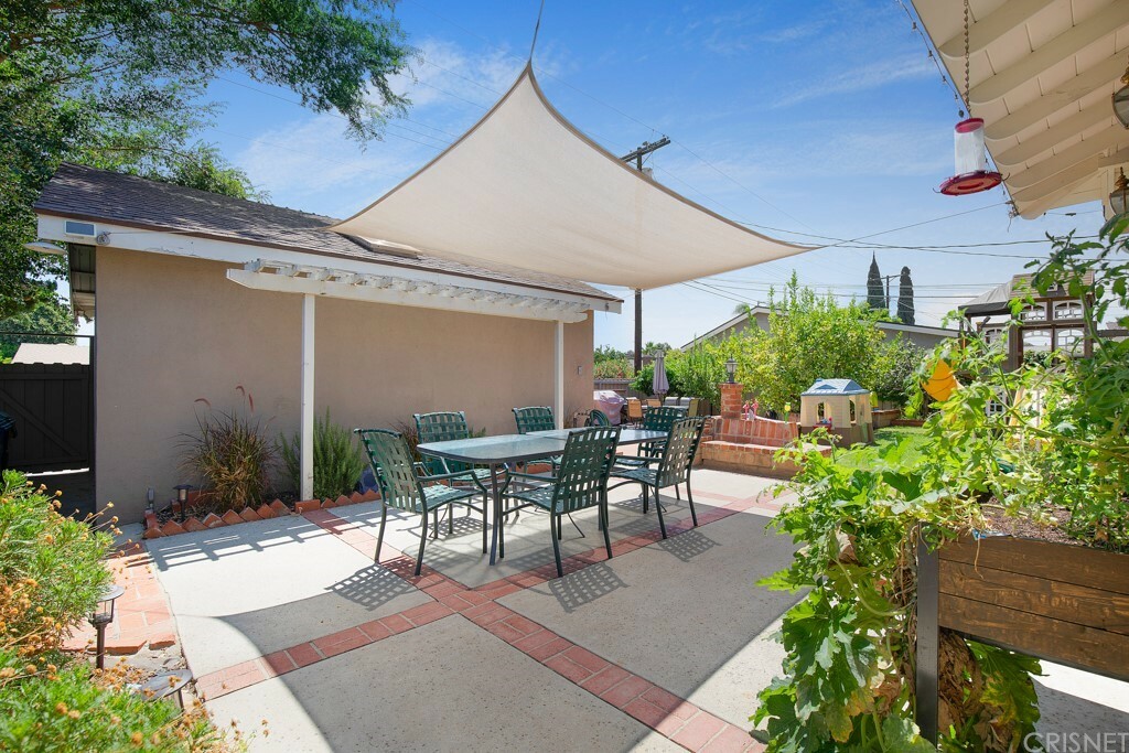 Property Photo:  9804 Haskell Avenue  CA 91343 