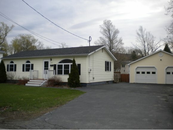 Property Photo:  33 Barlow Street  VT 05478 