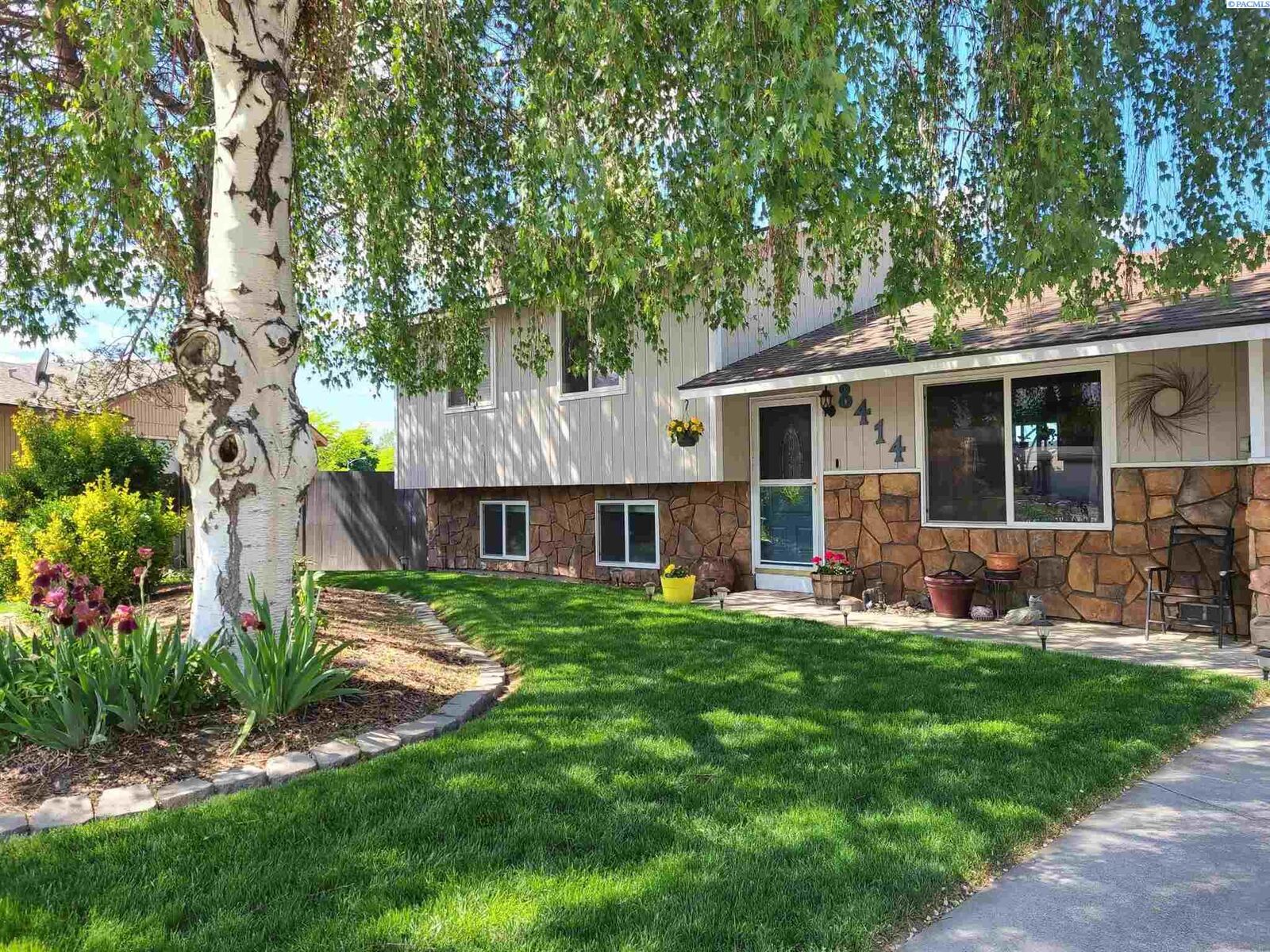 Property Photo:  8414 W Grand Ronde Pl  WA 99336 