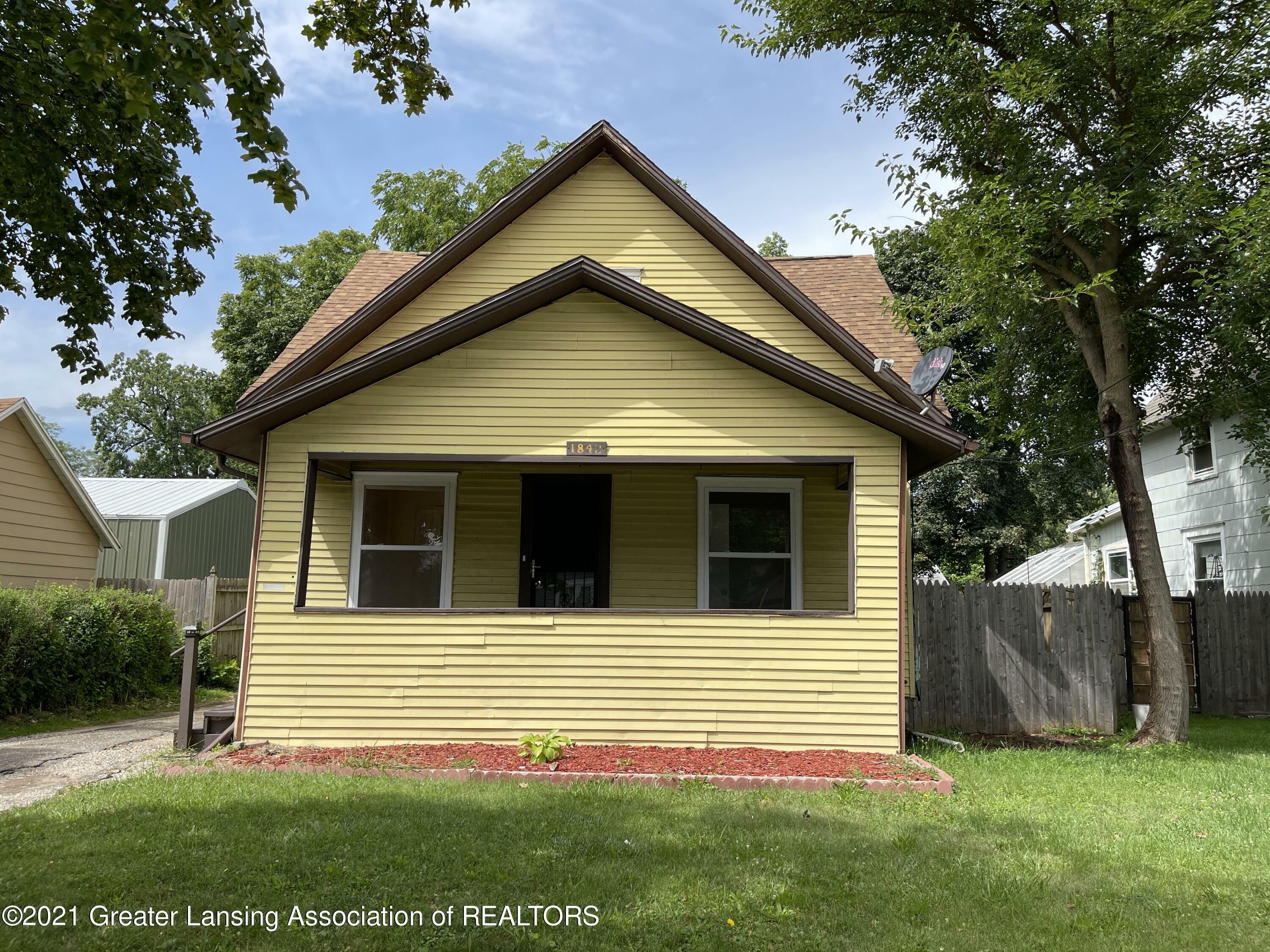 Property Photo:  1842 Stirling Avenue  MI 48910 