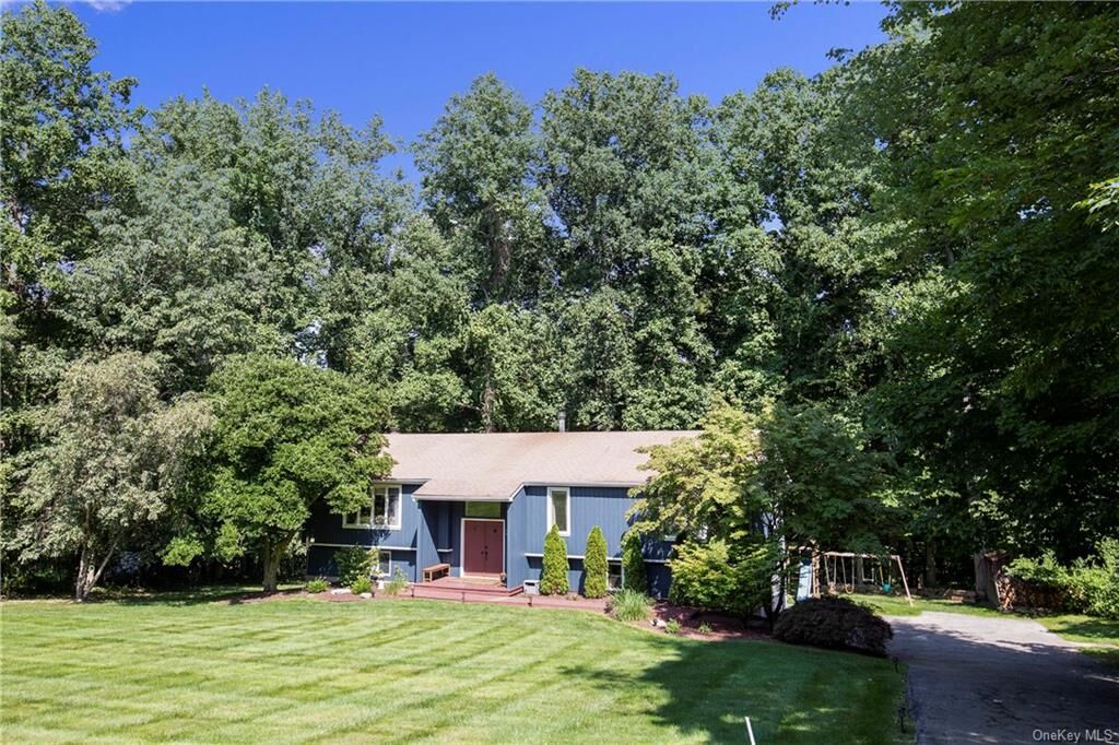 Property Photo:  37 Shady Brook Lane  NY 10567 