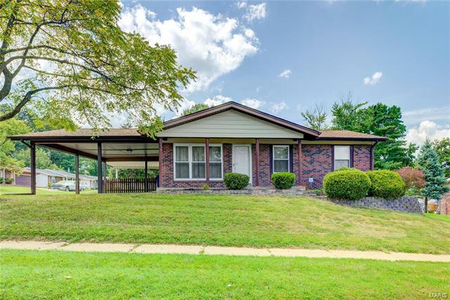 Property Photo: 701 Fetlock Drive 63026