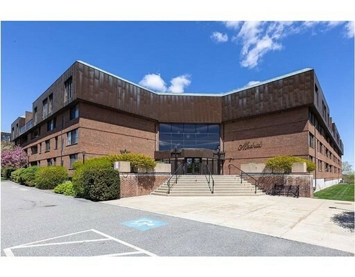 Property Photo: 402 Paradise Rd 3N MA 01907