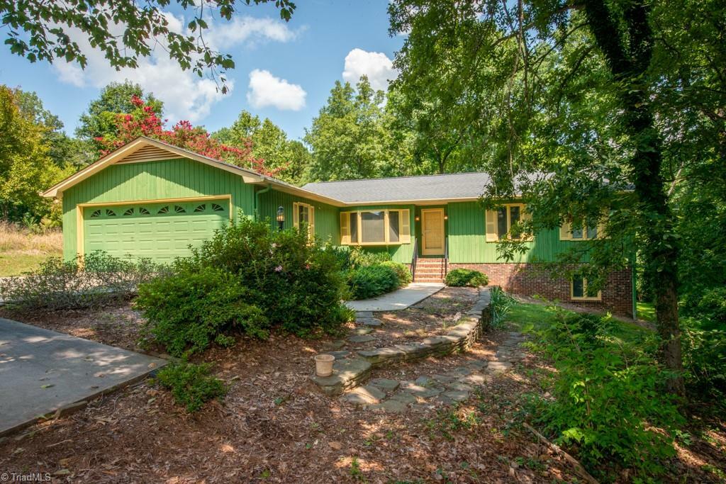 Property Photo:  1710 Country Club Drive  NC 27262 