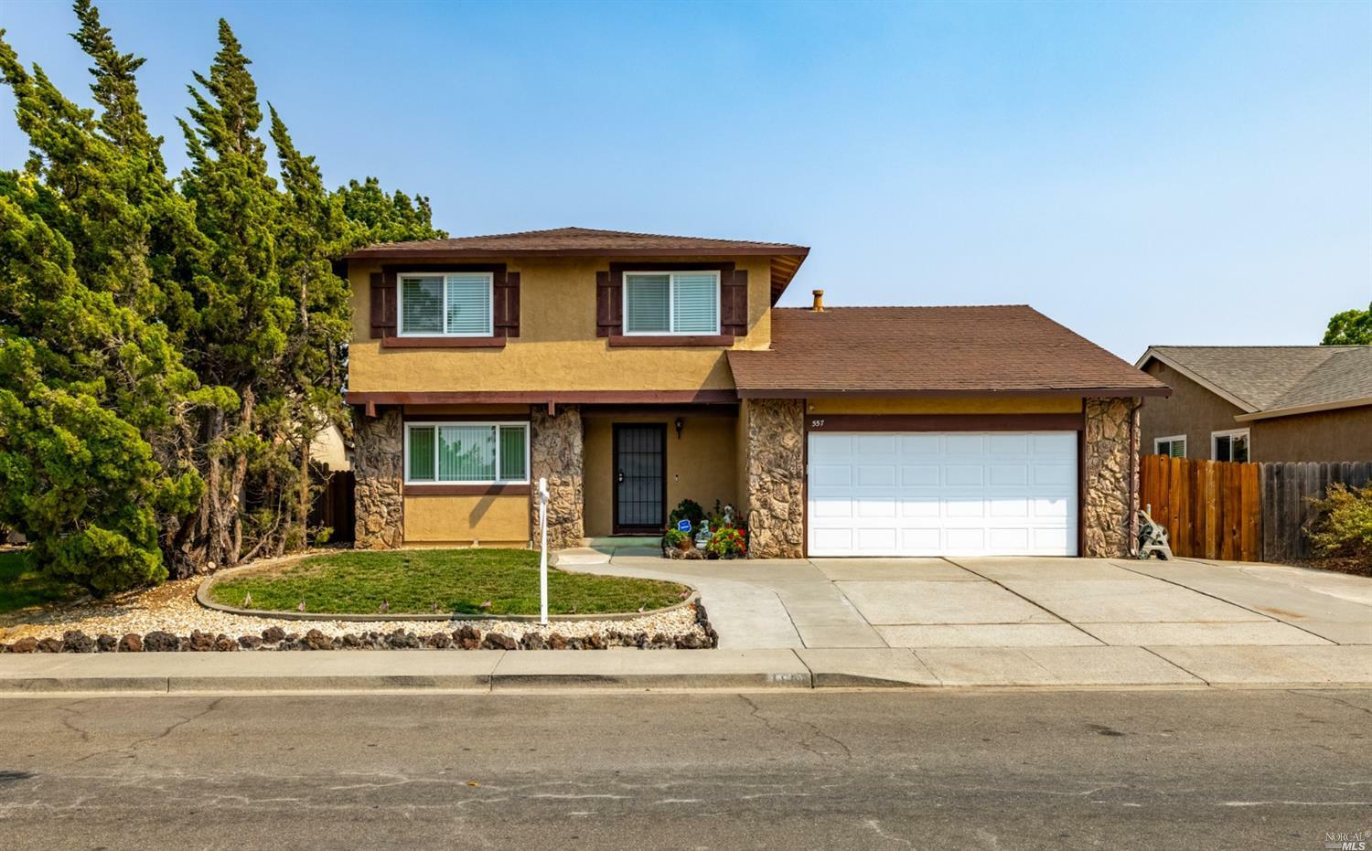 Property Photo: 557 E Wigeon Way CA 94585