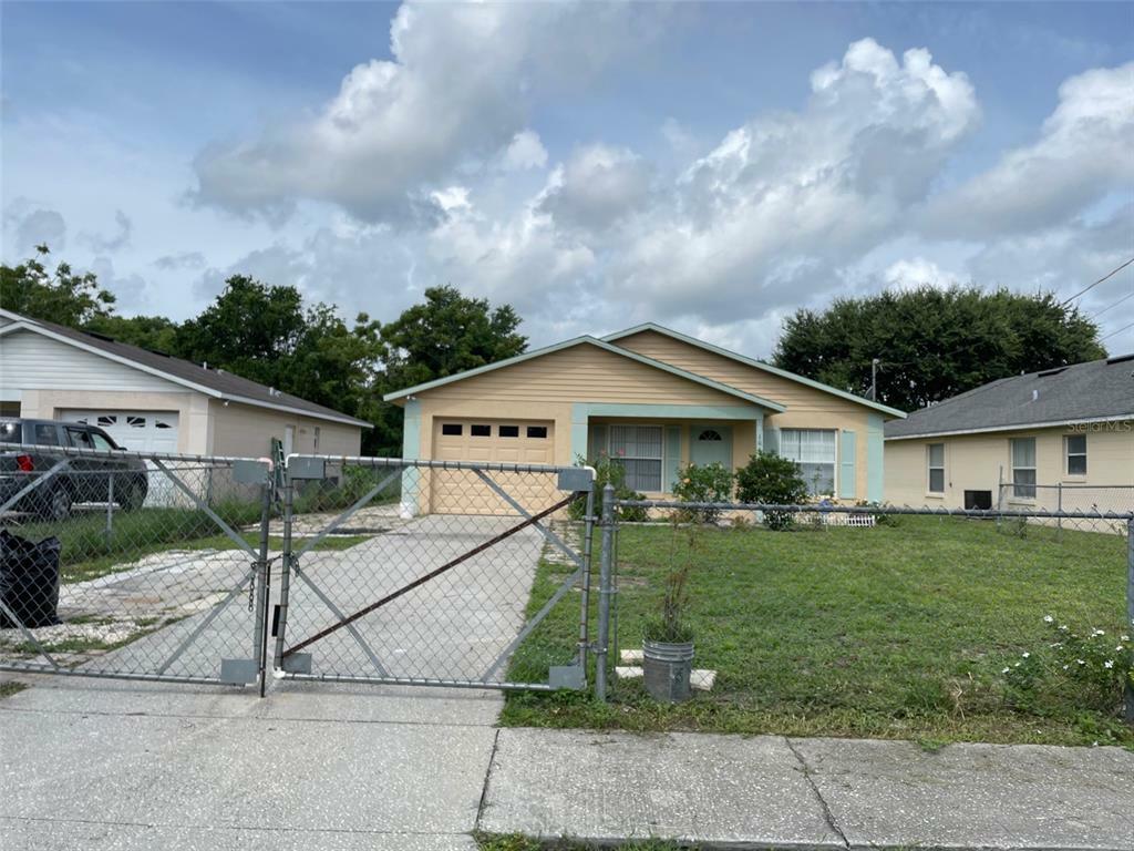 Property Photo:  104 N John Street  FL 32835 