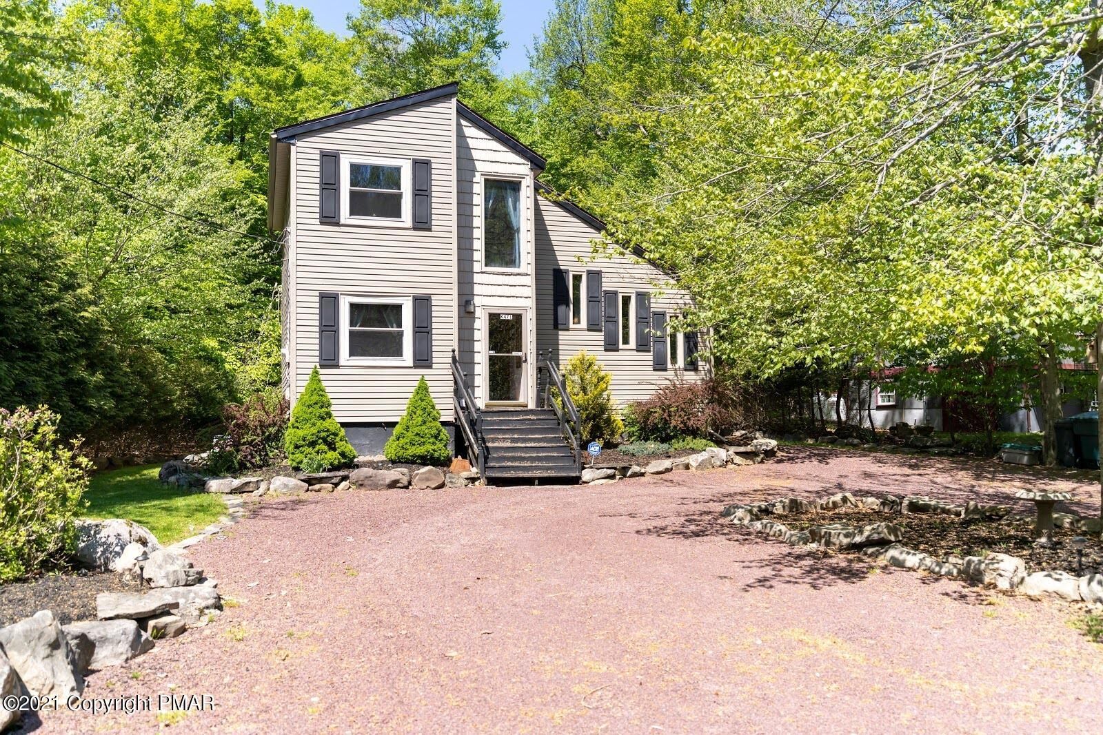 Property Photo: 2607 Foxledge Drive PA 18466