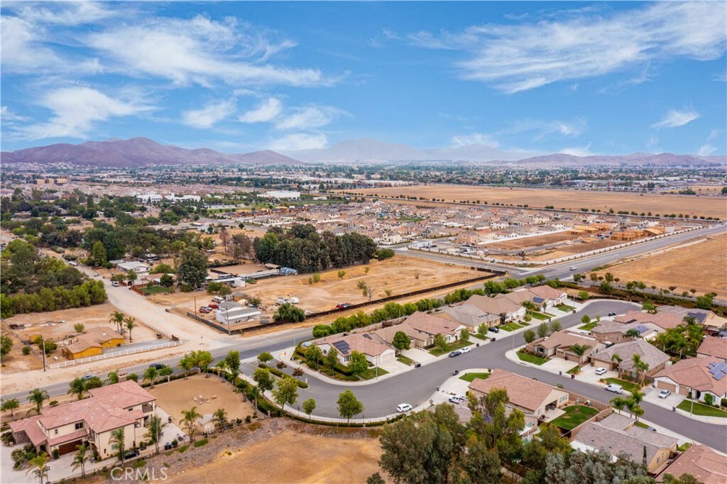 Property Photo: 27390 Finale Ct CA 92584