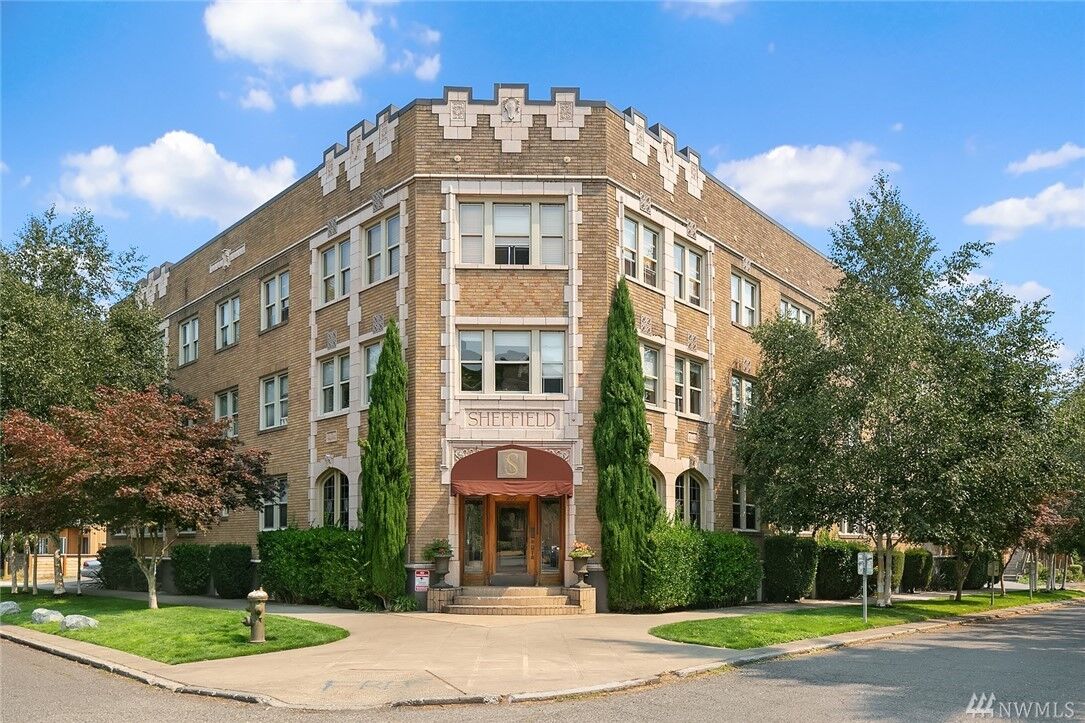 Property Photo:  200 17th Ave E 402  WA 98112 