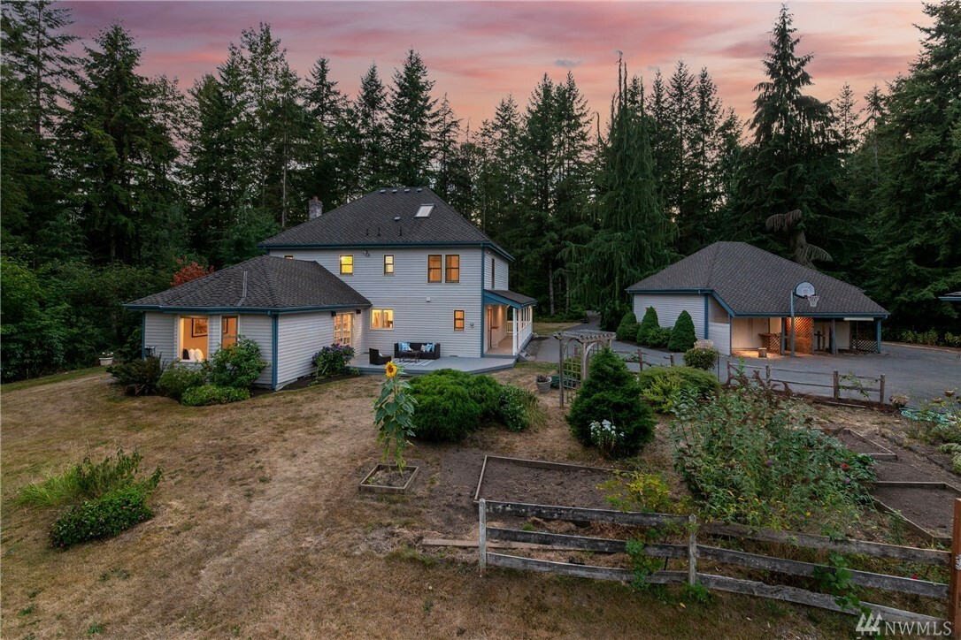 Property Photo:  21411 Wildwood Dr  WA 98296 