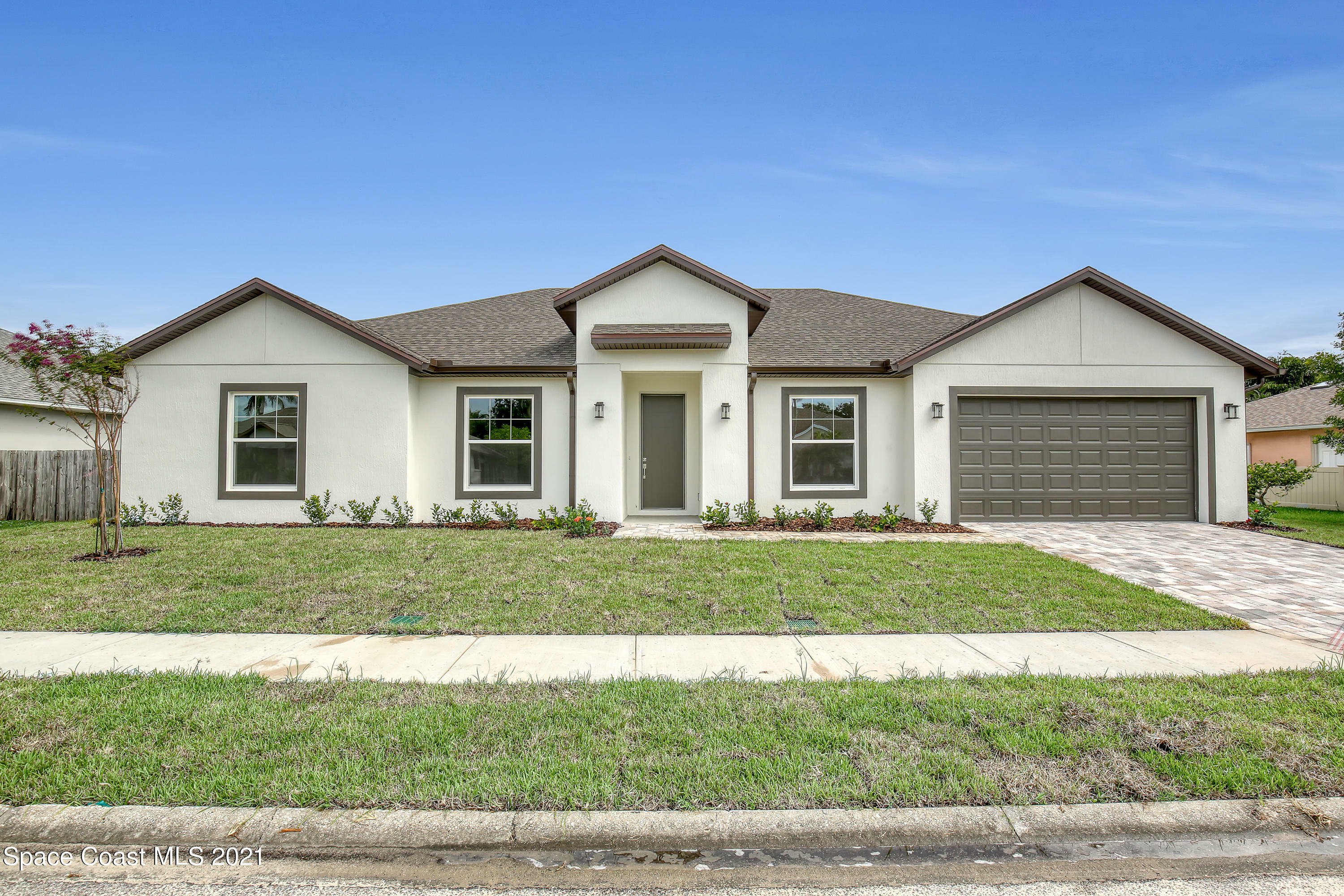 Property Photo:  420 Lighthouse Landing Street  FL 32937 