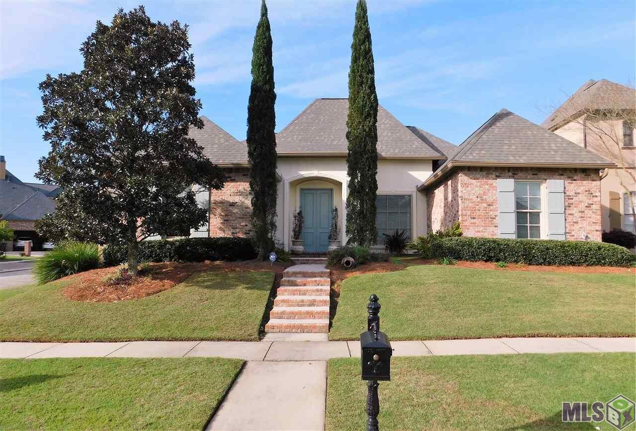 Property Photo: 17601 Greens Ct LA 70810