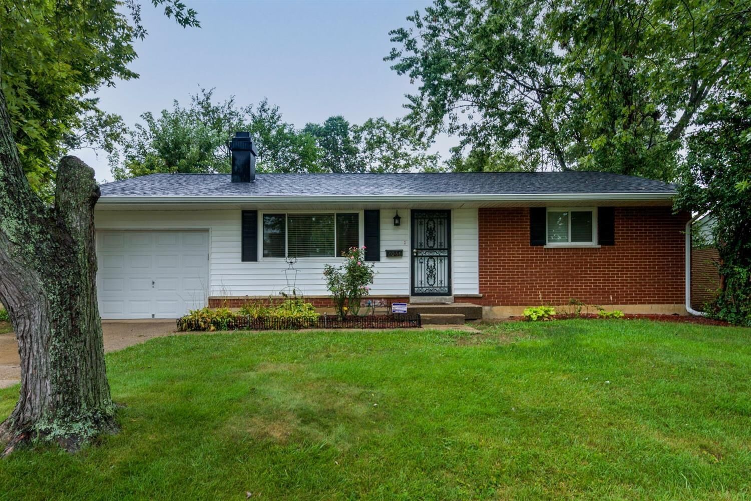 Property Photo: 2066 Sevenhills Dr OH 45240