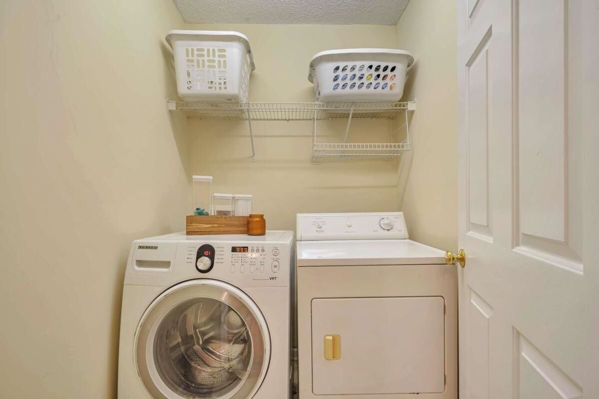 Property Photo:  122 Regent Place  GA 30188 