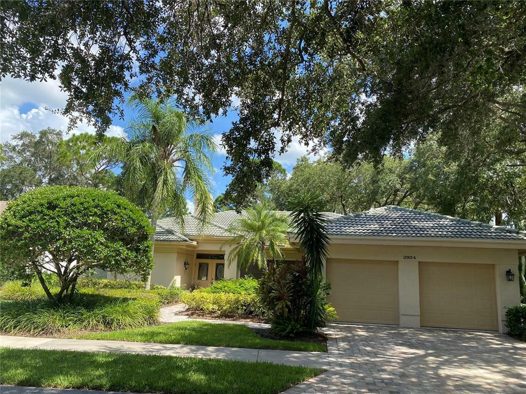 Property Photo:  2924 Sandringham Place  FL 34235 