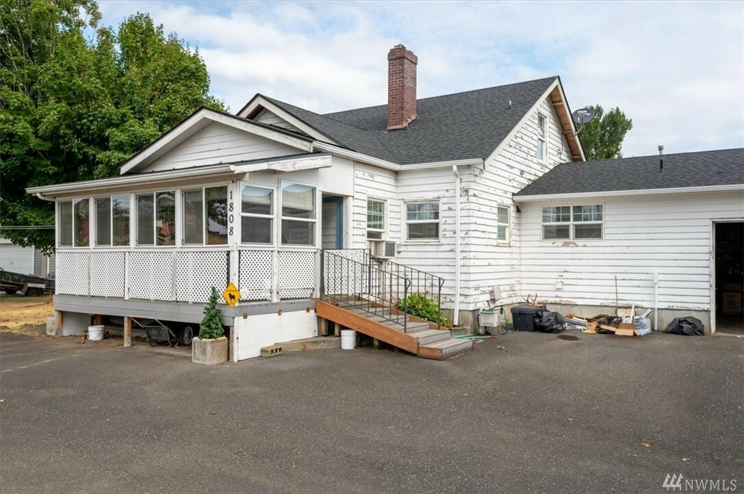 Property Photo:  1808 Hampton Rd  WA 98247 