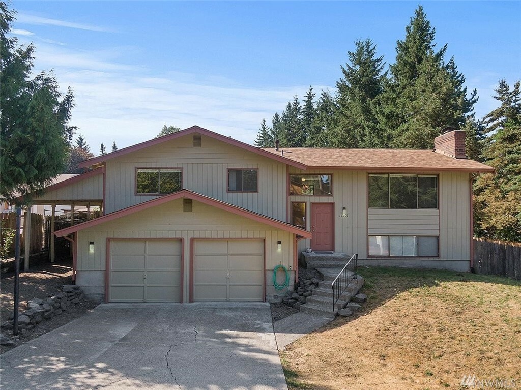 Property Photo: 17901 81st St E WA 98391
