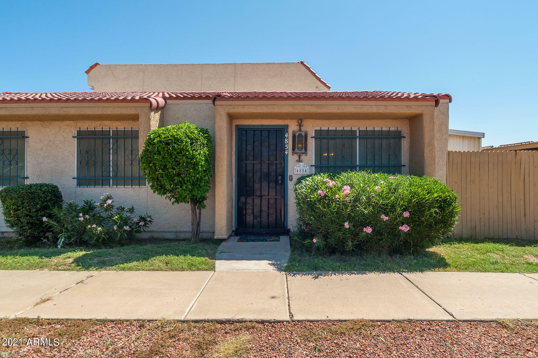 Property Photo: 4854 W Rose Lane AZ 85301