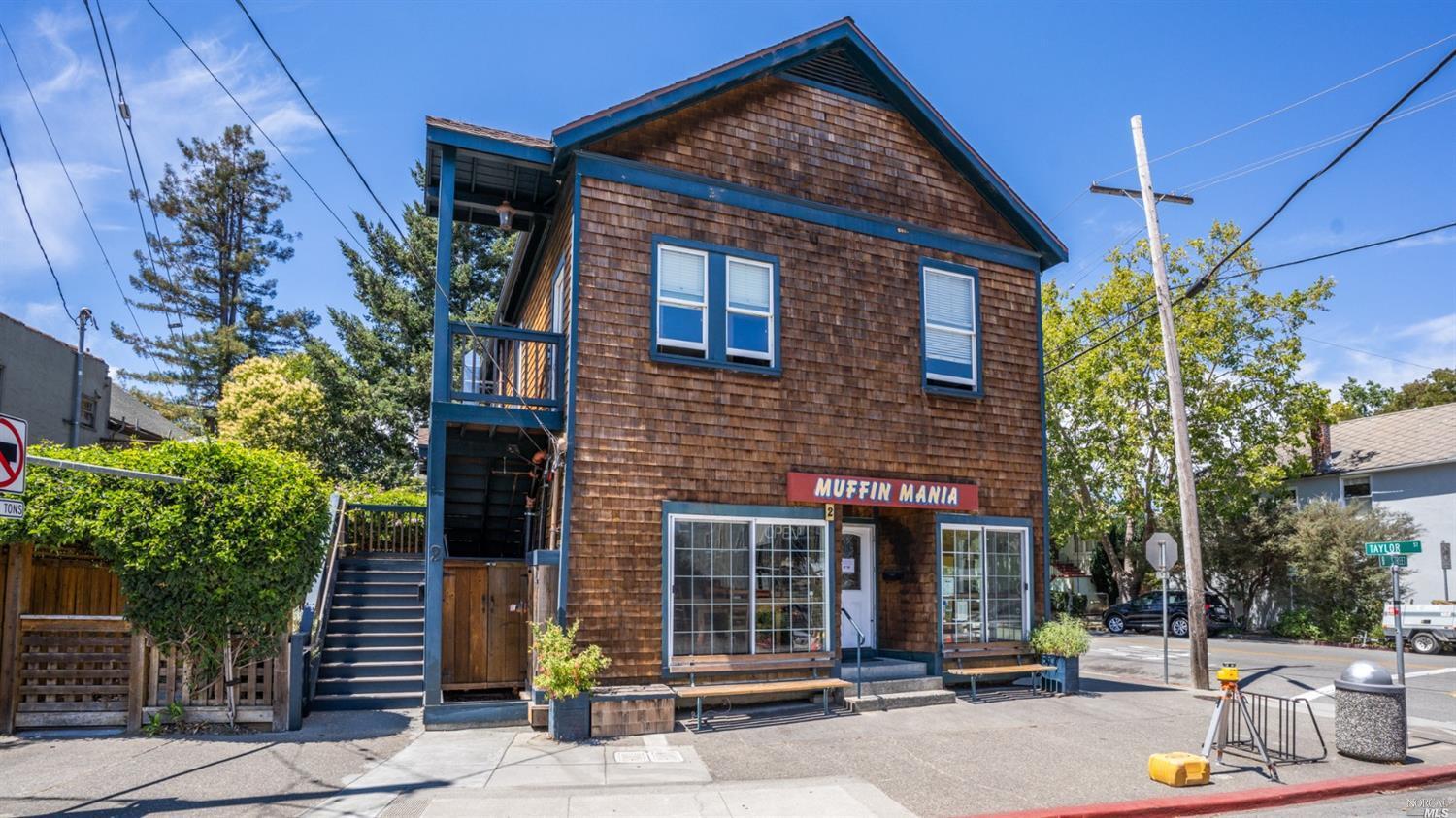 Property Photo: 2 Bayview Street CA 94901
