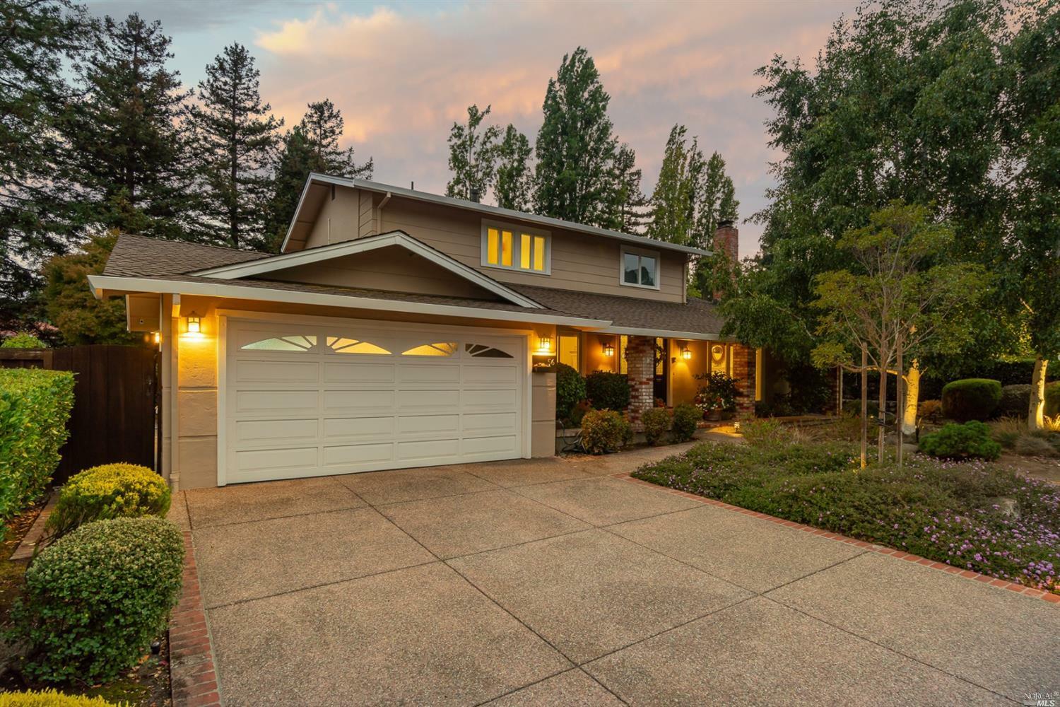 Property Photo:  56 Cottonwood Drive  CA 94901 