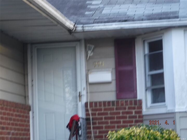 994 Park Avenue  Westbury NY 11590 photo