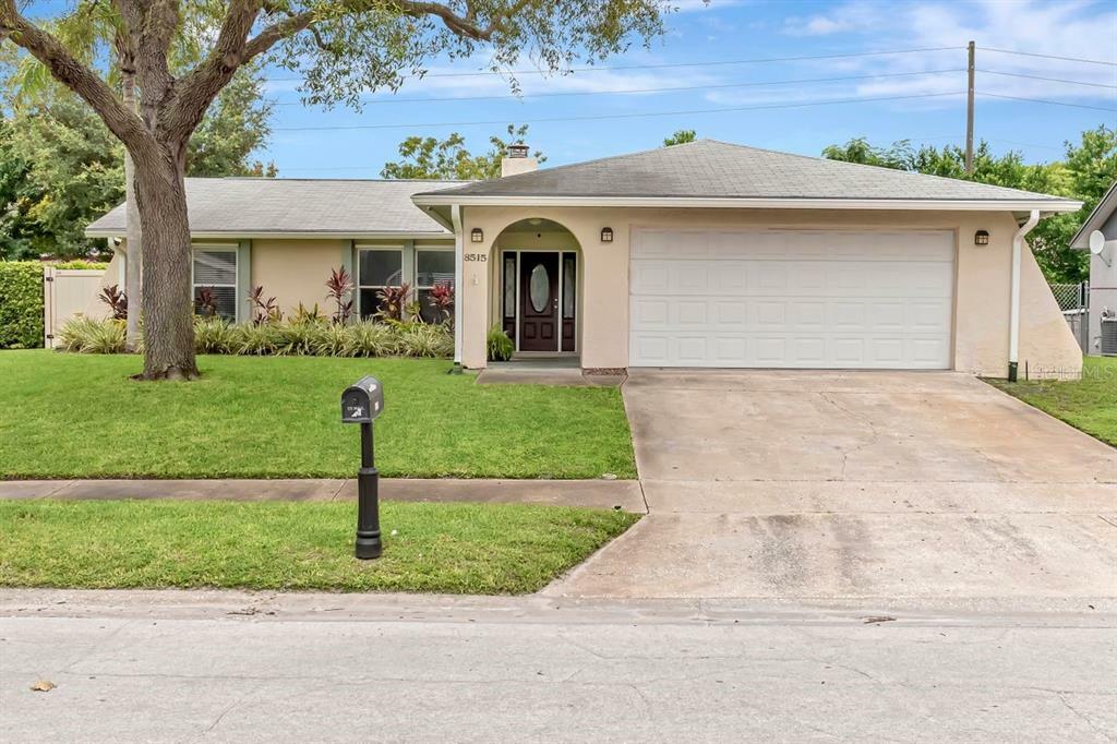 Property Photo:  8515 Woodcrest Drive  FL 34668 