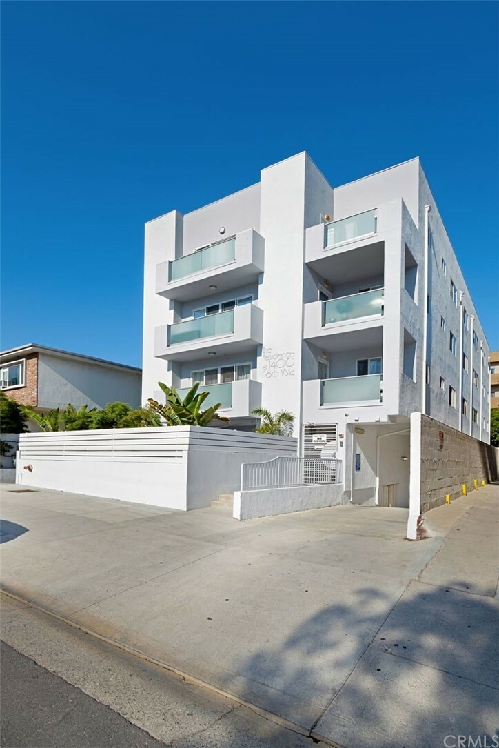 Property Photo:  1400 N Vista Street 8  CA 90046 