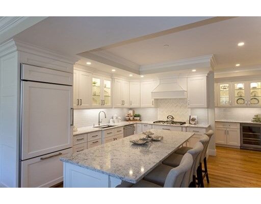 Property Photo:  2 Robert Drive 2-1  MA 01810 