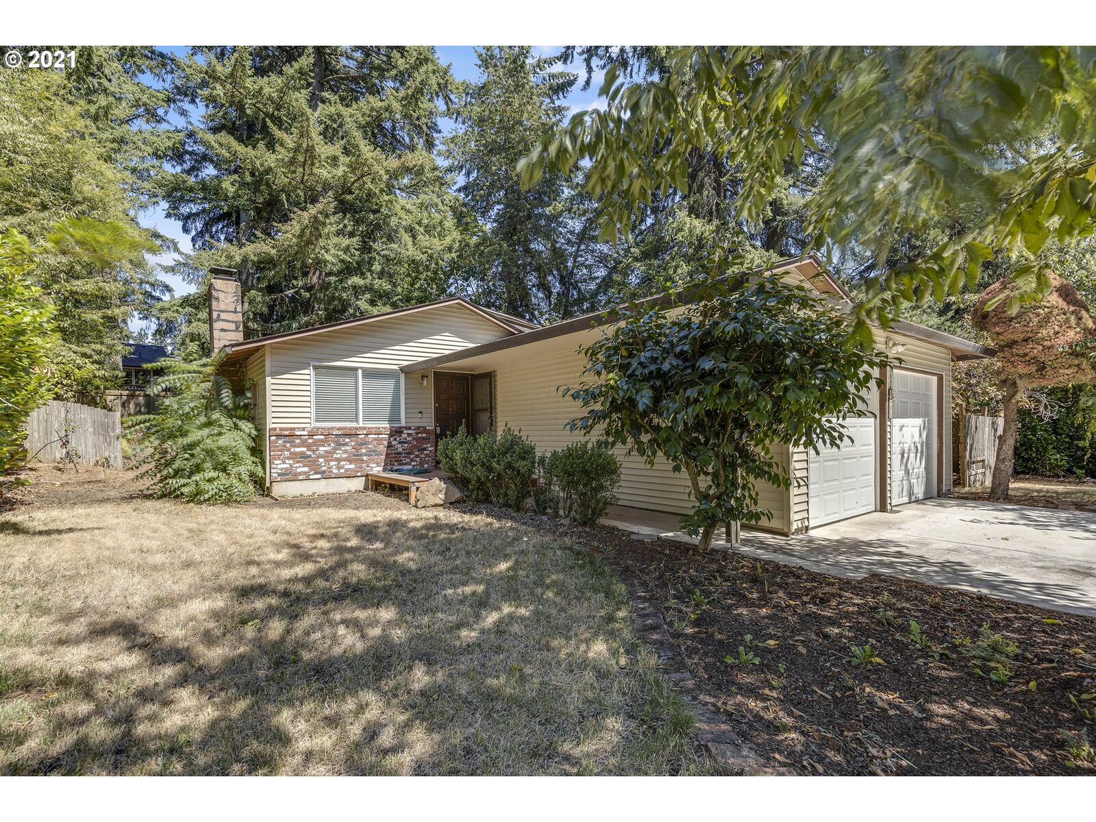 Property Photo: 5711 McEwan Rd OR 97035