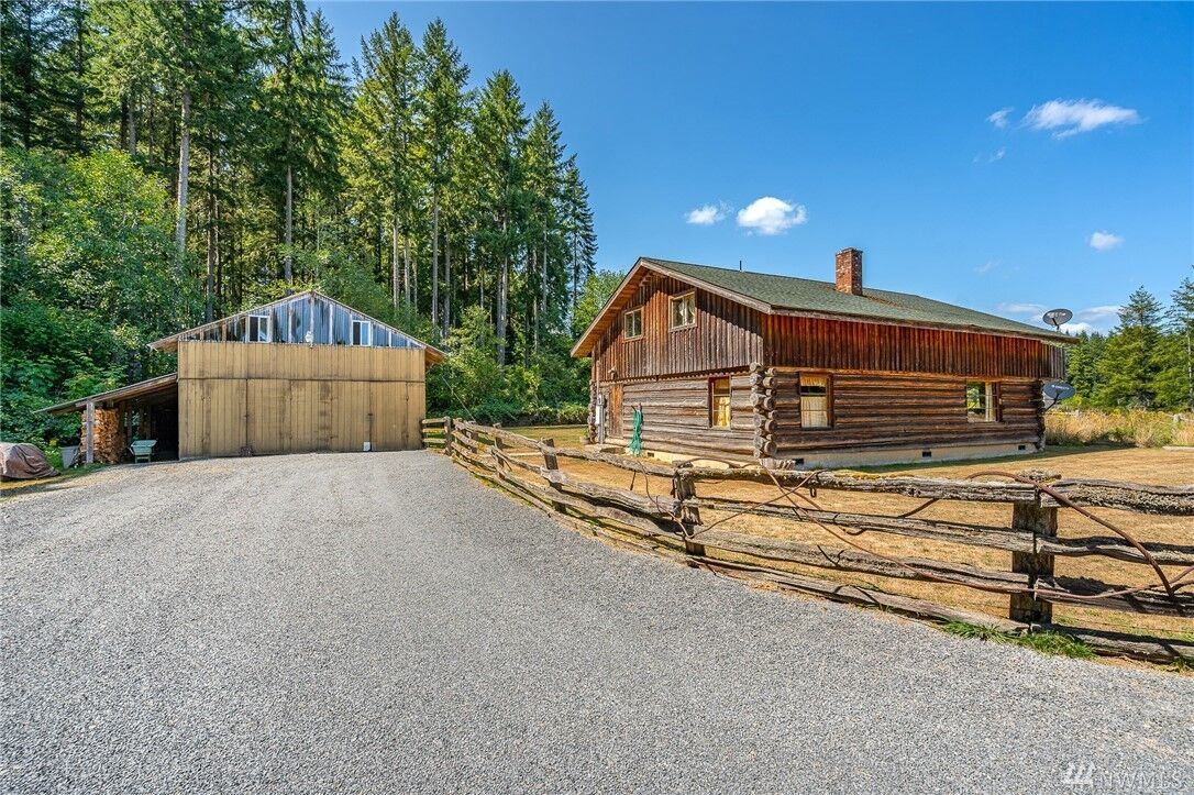 Property Photo:  282 Hewitt Rd  WA 98532 