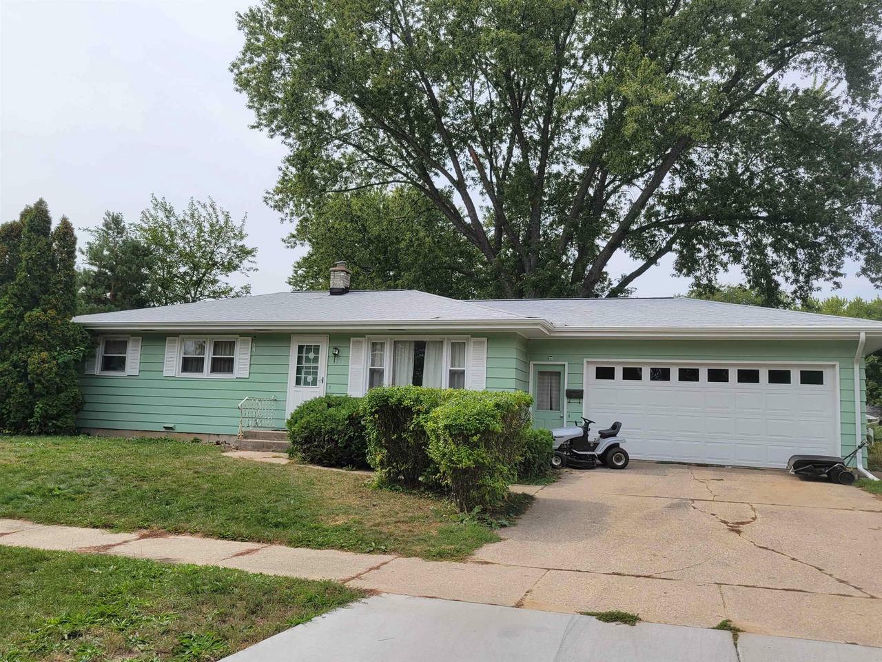 Property Photo:  1702 South Pine St  WI 53545 